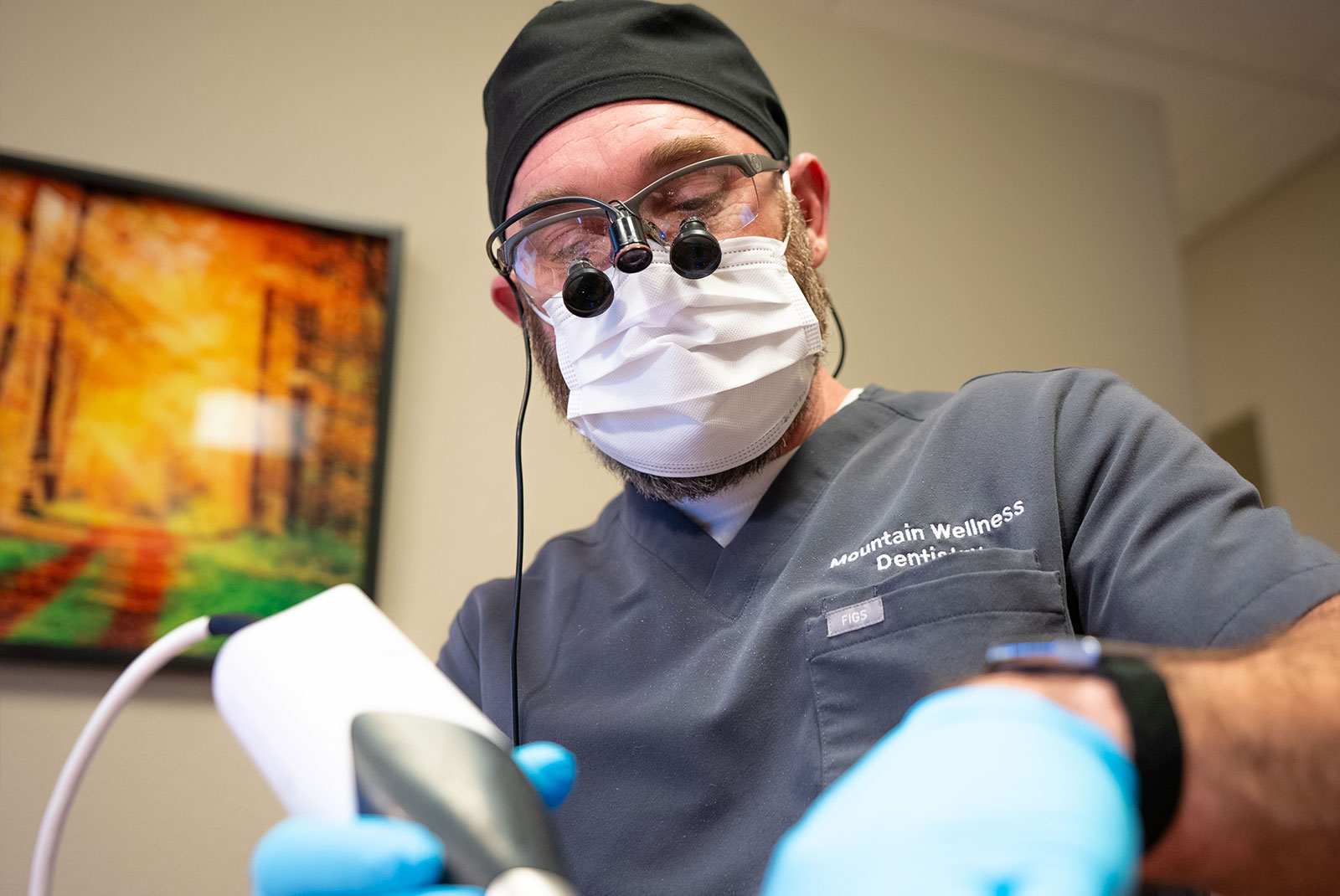 doctor prep and ready for dental procedure
